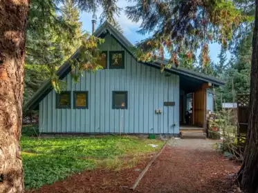 6400 Easy Street, Whistler, BC, Whistler — Single Family Residence for sale