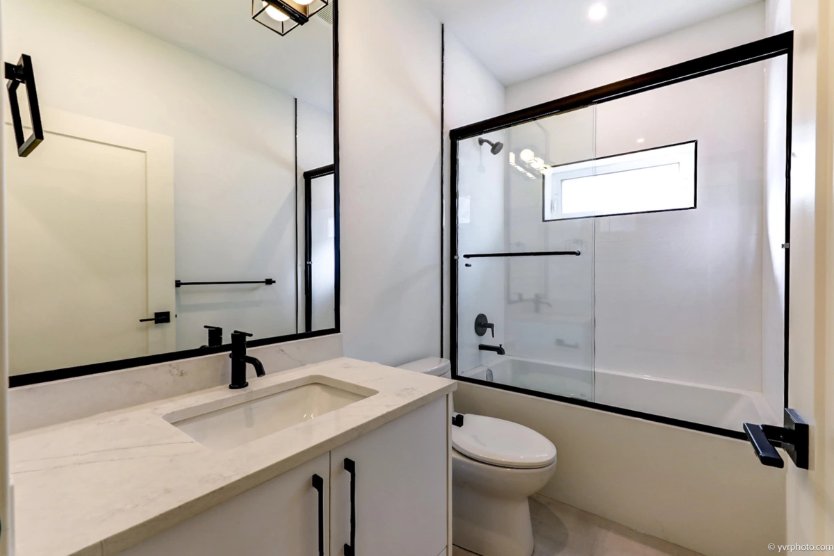 Hallway Photo of 10460 Williams Road, Richmond, BC