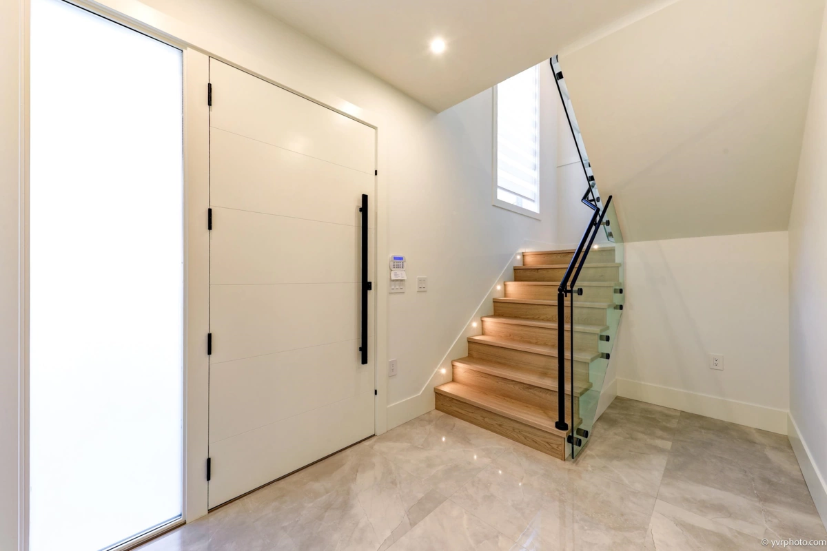 Hot Tub / Spa Photo of 10460 Williams Road, Richmond, BC