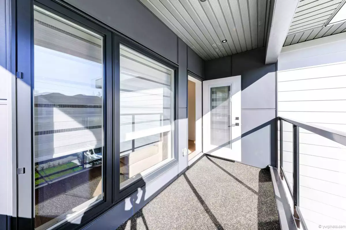 Kitchen Island Photo of 10460 Williams Road, Richmond, BC