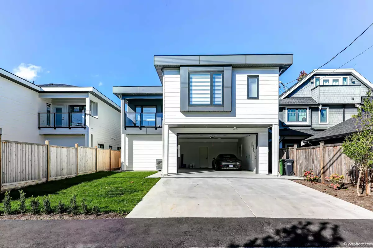 Outdoor Kitchen Photo of 10460 Williams Road, Richmond, BC