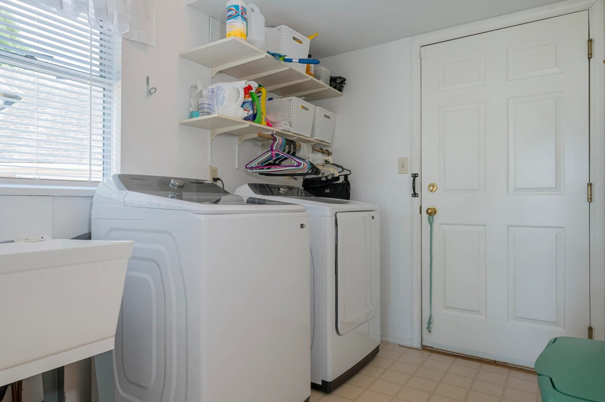 Laundry Room Photo of 3389 197 Street, Langley, BC