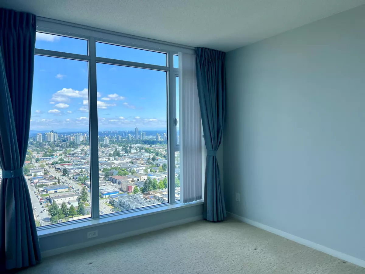 Kitchen Island Photo of 3507 6700 Dunblane Avenue, Burnaby, BC