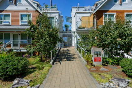 112 1733 E 33rd Avenue, Vancouver, BC, Vancouver — Townhouse for sale