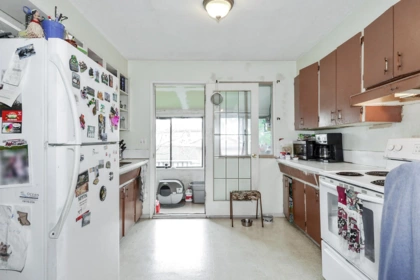 Kitchen Photo of 2058 - 2060 156 Street, Surrey, BC