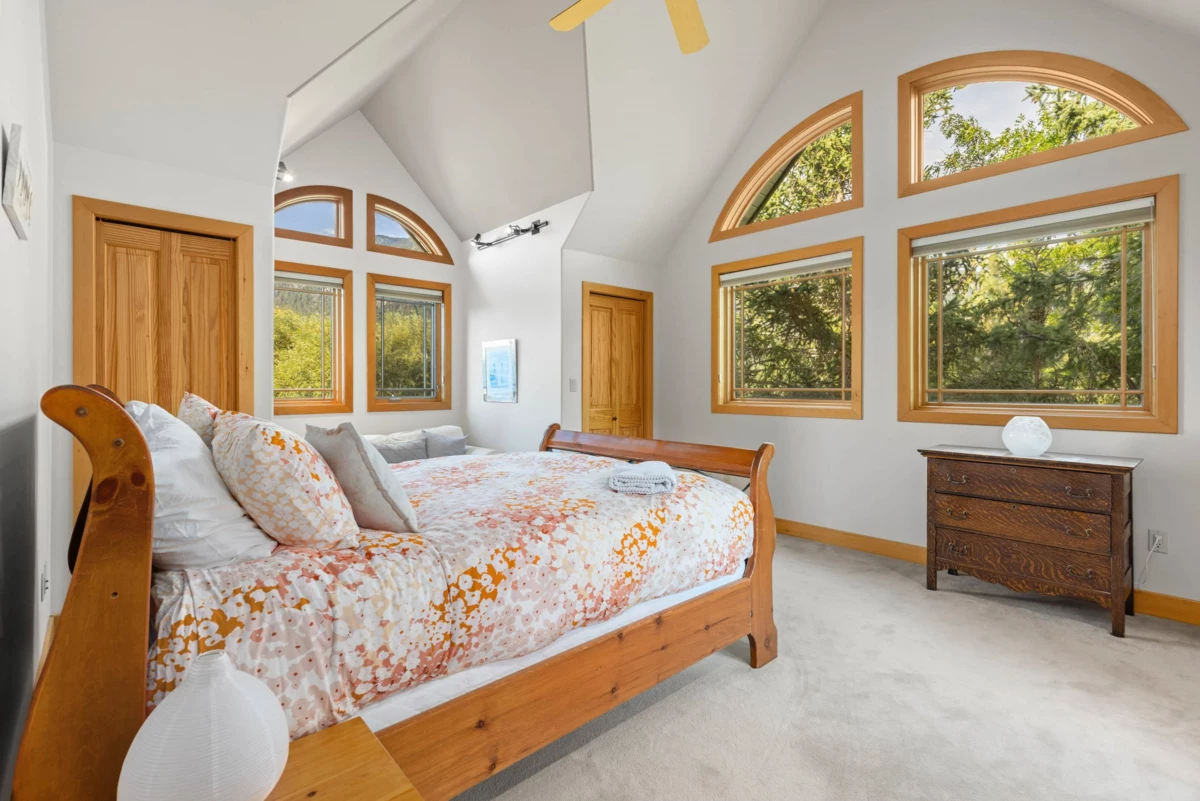 Guest Bathroom Photo of 1360 Collins Road, Pemberton, BC