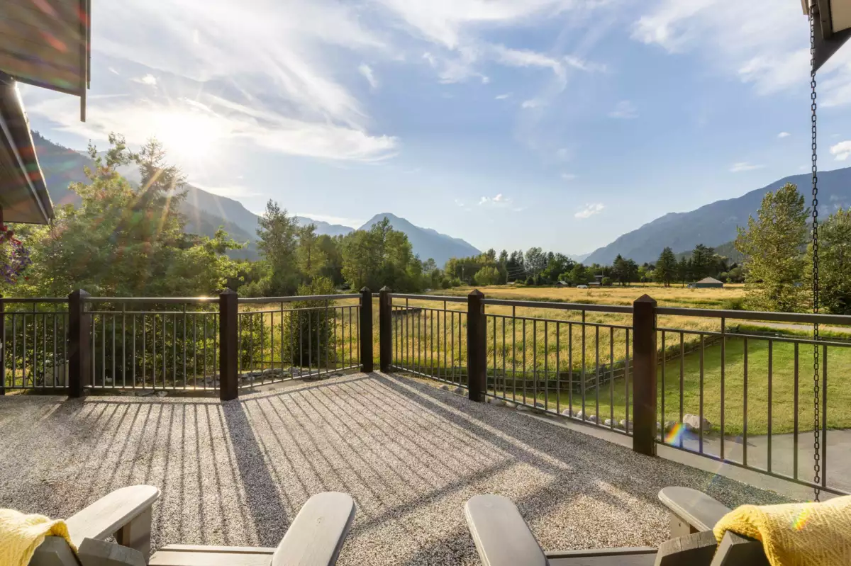 Primary Bathroom Photo of 1360 Collins Road, Pemberton, BC
