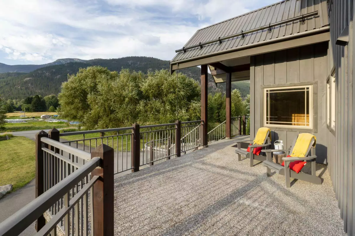 Walk-In Closet Photo of 1360 Collins Road, Pemberton, BC