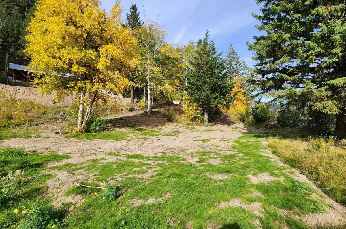 Breakfast Nook Photo of 7326 Tyaughton Lake Road, No City Value, BC