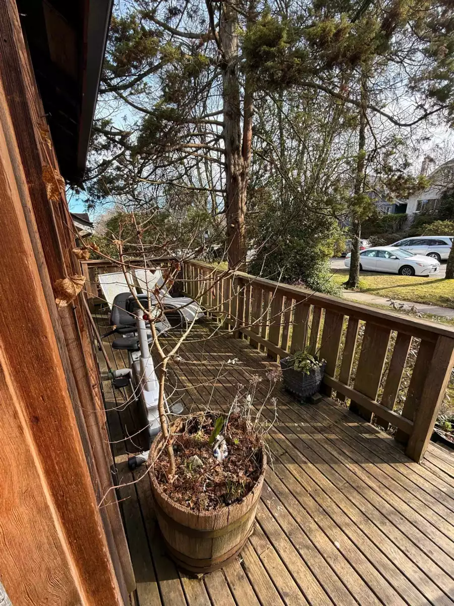 Walk-In Closet Photo of 3813 W 15th Avenue, Vancouver, BC