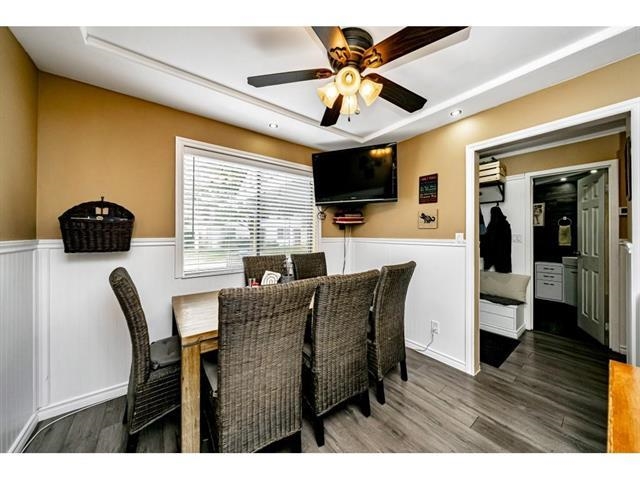Dining Area Photo of 13323 71b Avenue, Surrey, BC