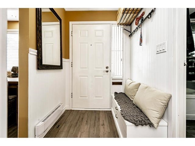 Family Room Photo of 13323 71b Avenue, Surrey, BC