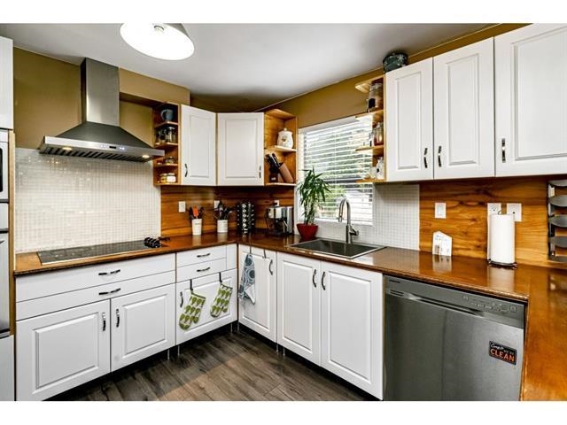 Primary Bathroom Photo of 13323 71b Avenue, Surrey, BC