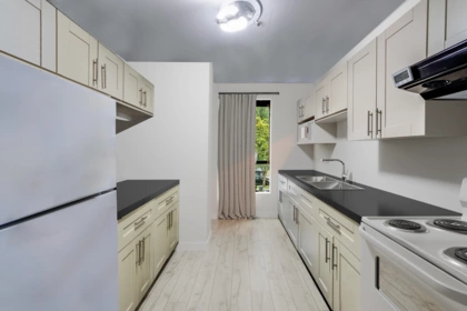 204 9133 Capella Drive, Burnaby, BC, Burnaby — Apartment/Condo for sale