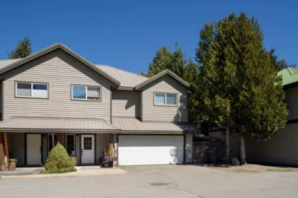 3 7467 Prospect Street, Pemberton, BC, Pemberton — Half Duplex for sale