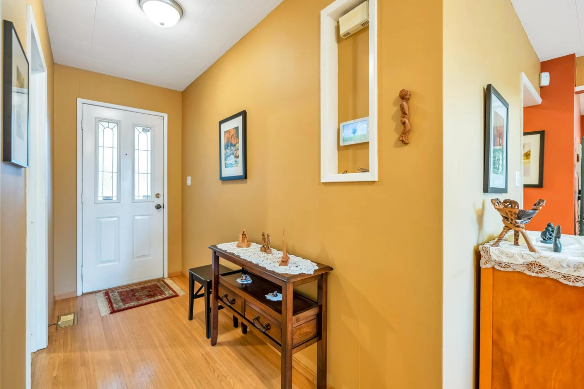 Guest Bathroom Photo of 1320 Kent Street, White Rock, BC