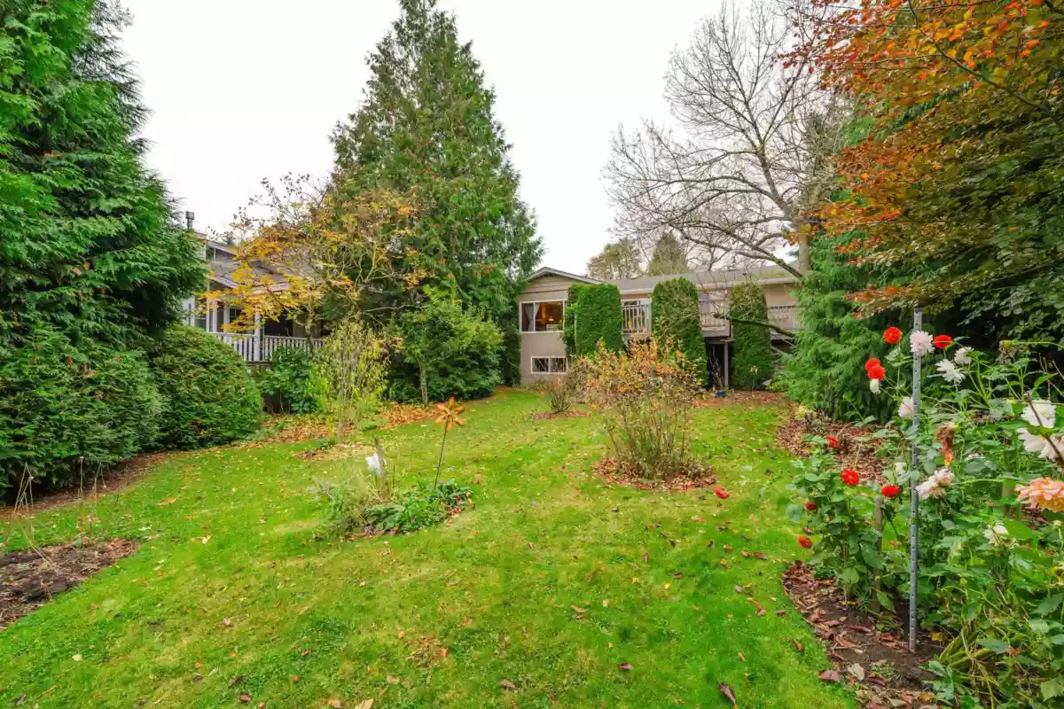 Hot Tub / Spa Photo of 1320 Kent Street, White Rock, BC