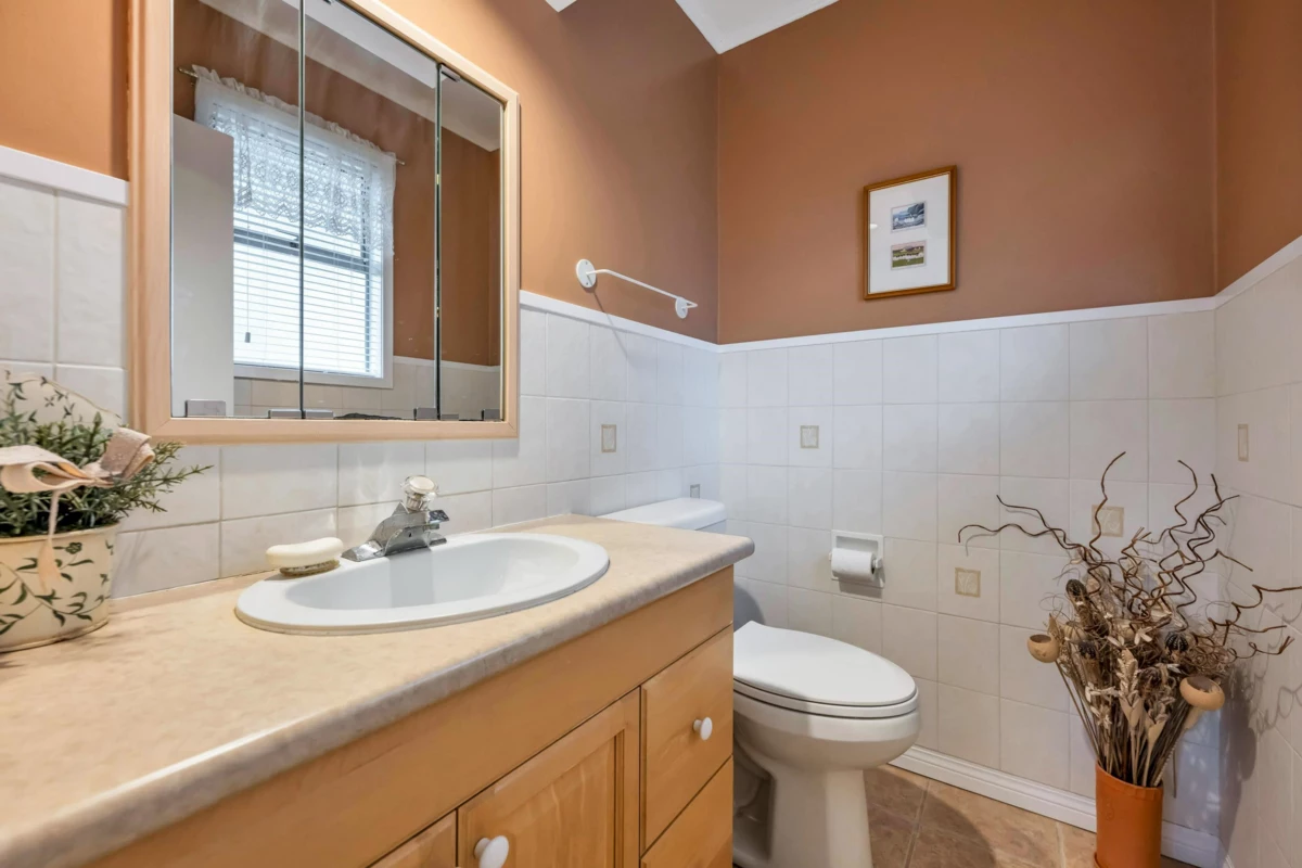 Loft / Bonus Room Photo of 1320 Kent Street, White Rock, BC