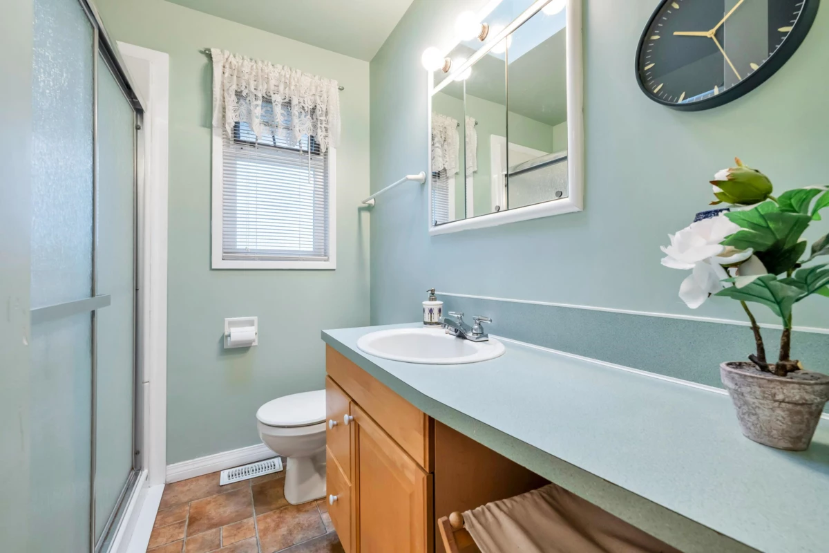 Mudroom Photo of 1320 Kent Street, White Rock, BC