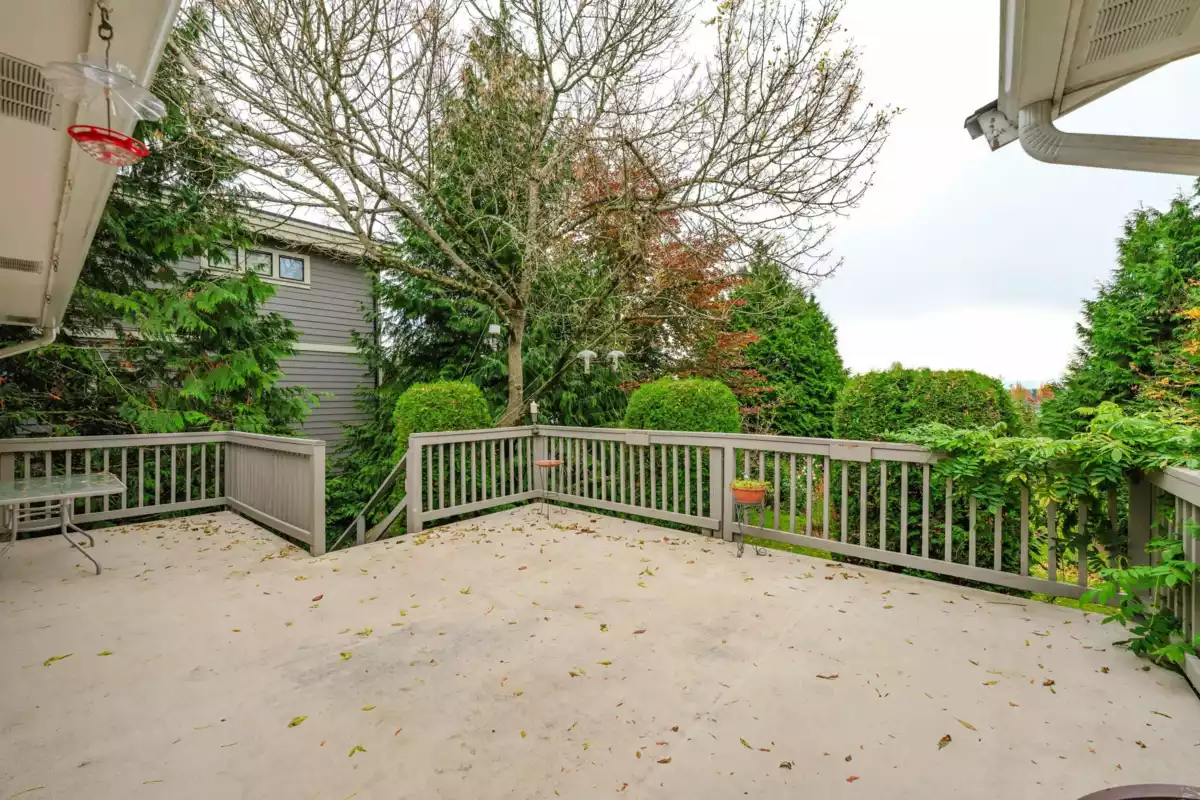 Outdoor Deck Photo of 1320 Kent Street, White Rock, BC