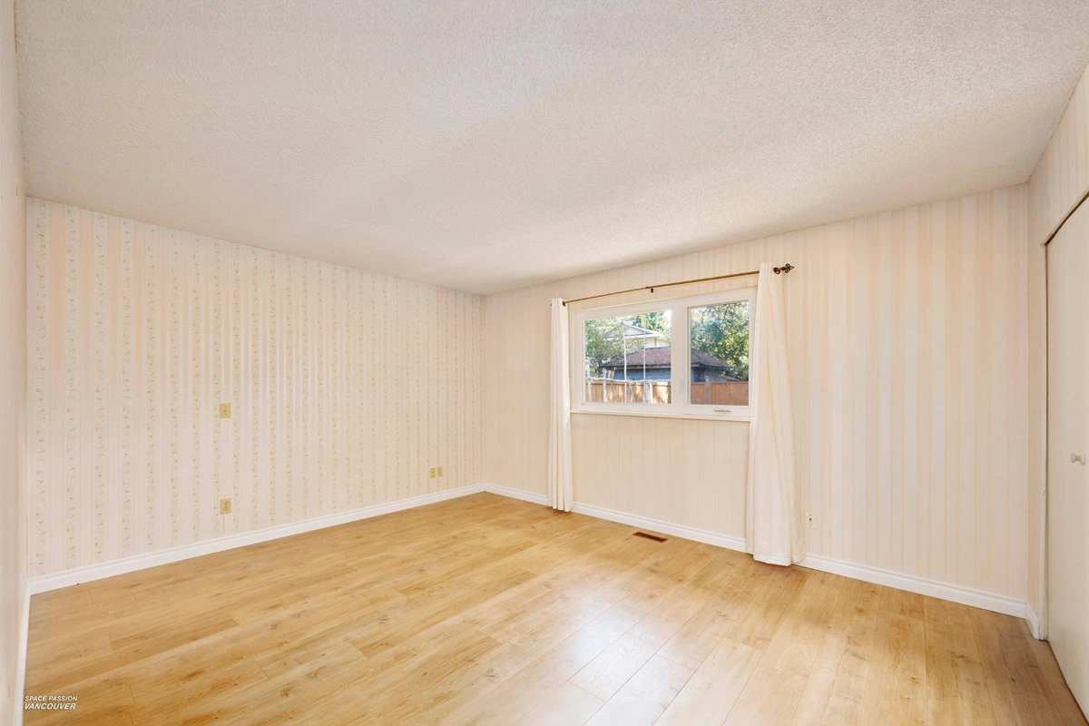 Kitchen Photo of 1974 150 Street, Surrey, BC