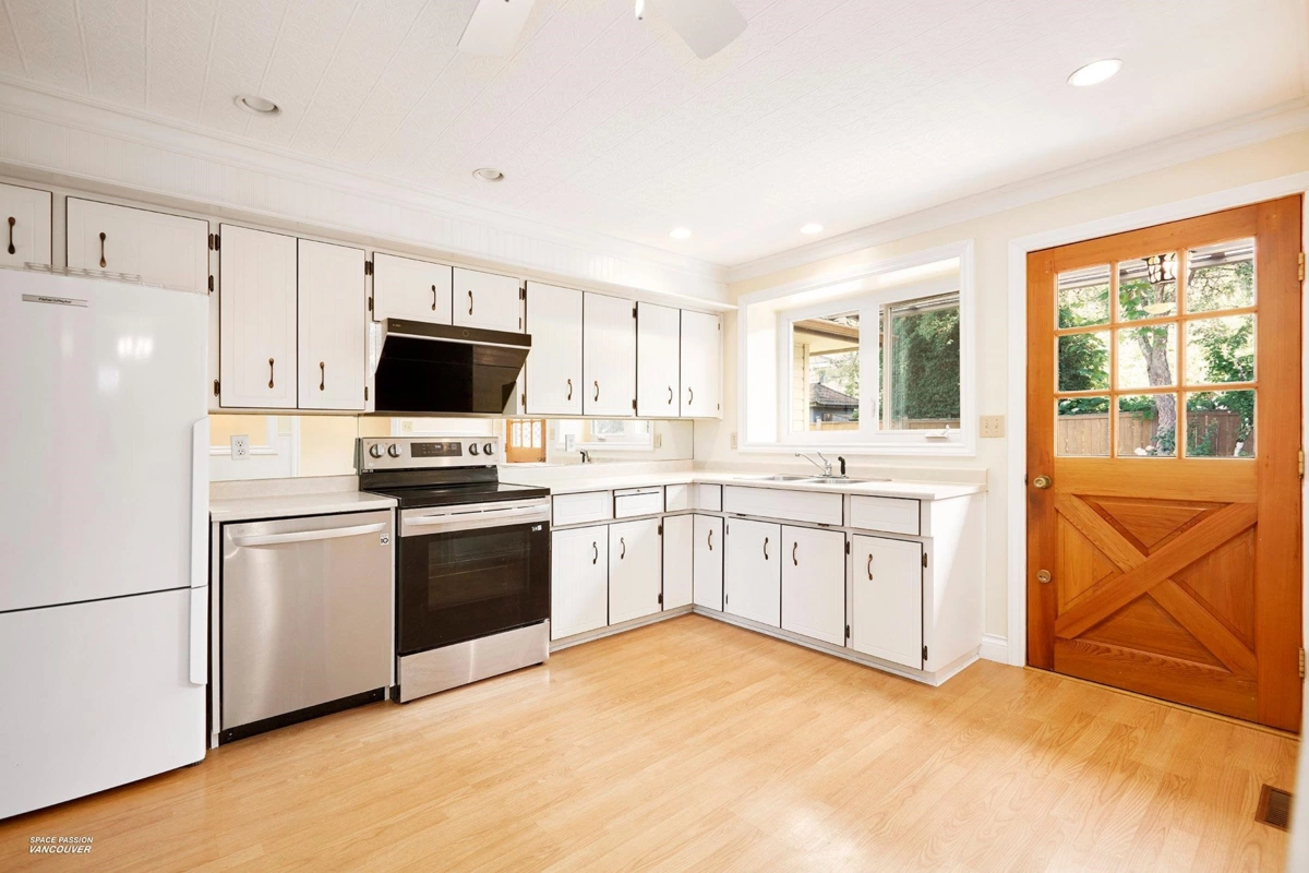 Loft / Bonus Room Photo of 1974 150 Street, Surrey, BC