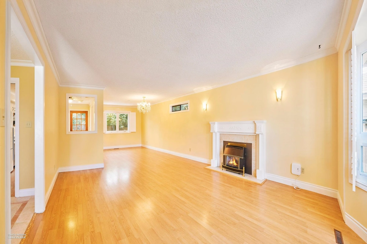 Powder Room Photo of 1974 150 Street, Surrey, BC