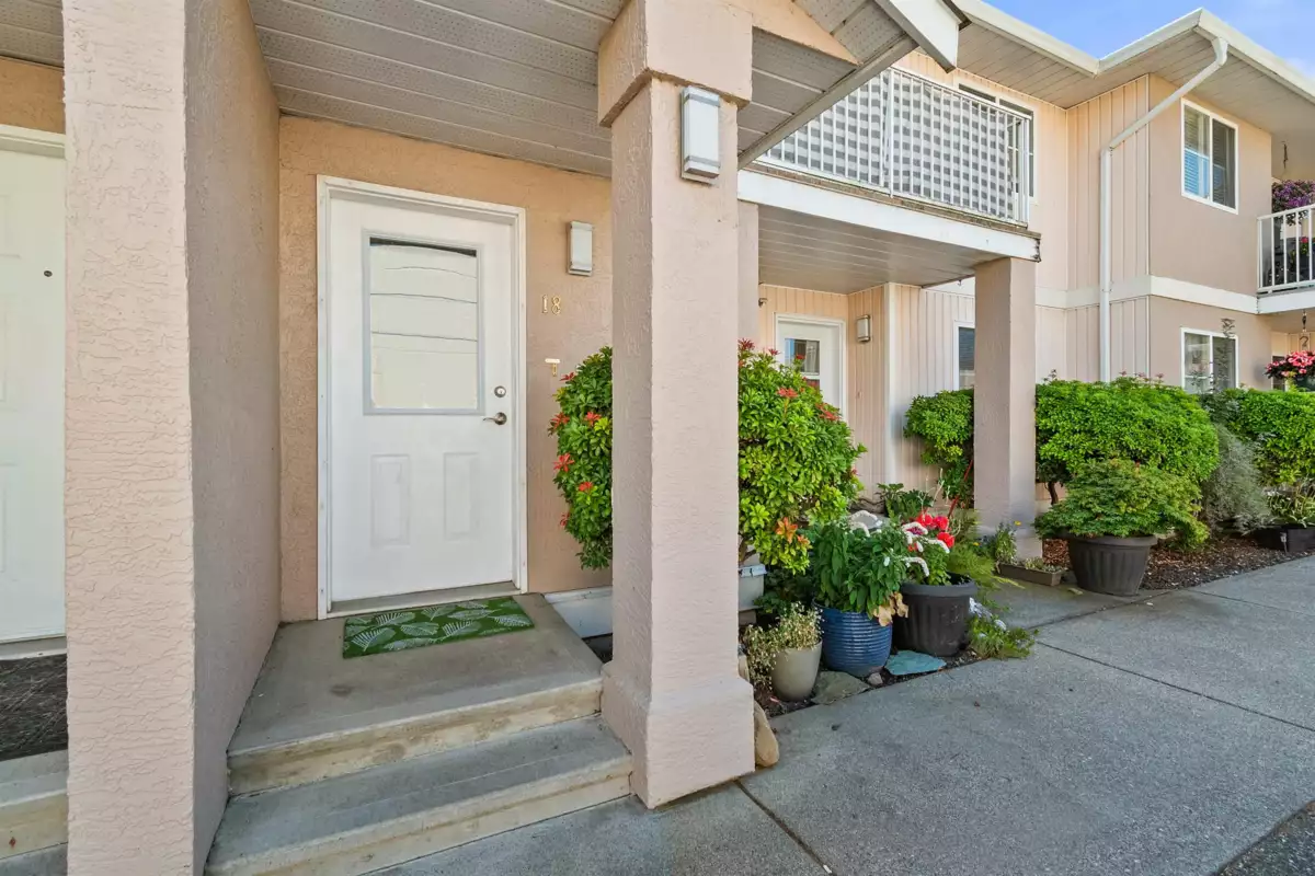 Outdoor Patio Photo of 18 5915 Vedder Road, Chilliwack, BC