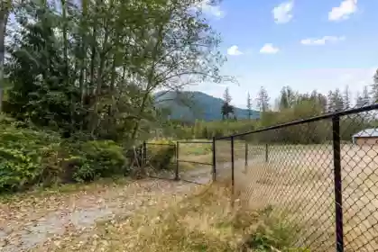 Primary Bedroom Photo of 32482 Dewdney Trunk Road, Mission, BC