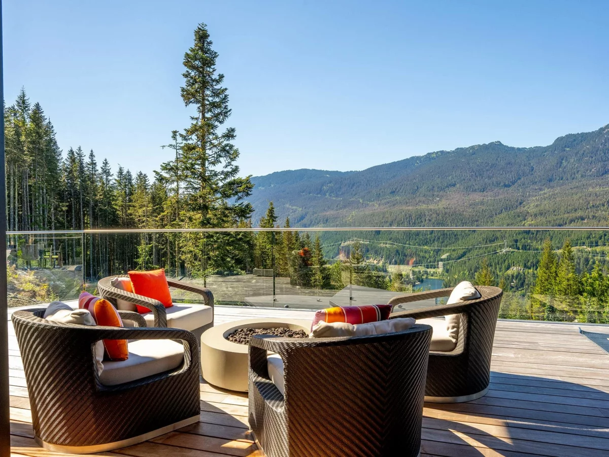 Kitchen Photo of 2919 Heritage Peaks Trail, Whistler, BC