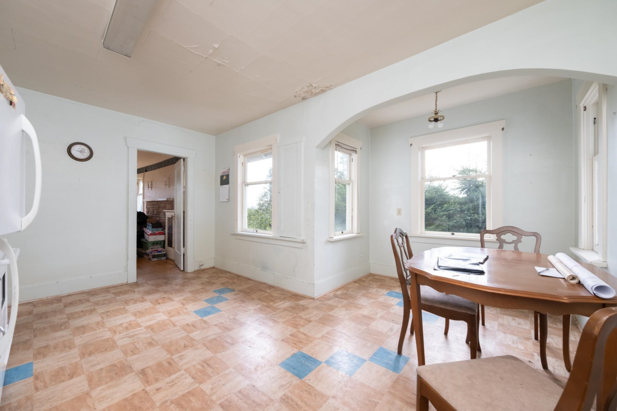 Living Room Photo of 1195 Dempsey Road, North Vancouver, BC