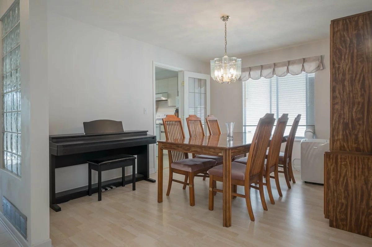 Breakfast Nook Photo of 3320 Abbey Lane, Coquitlam, BC
