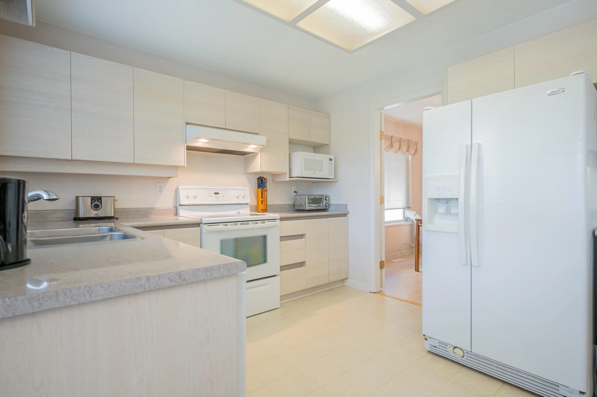 Kitchen Island Photo of 3320 Abbey Lane, Coquitlam, BC