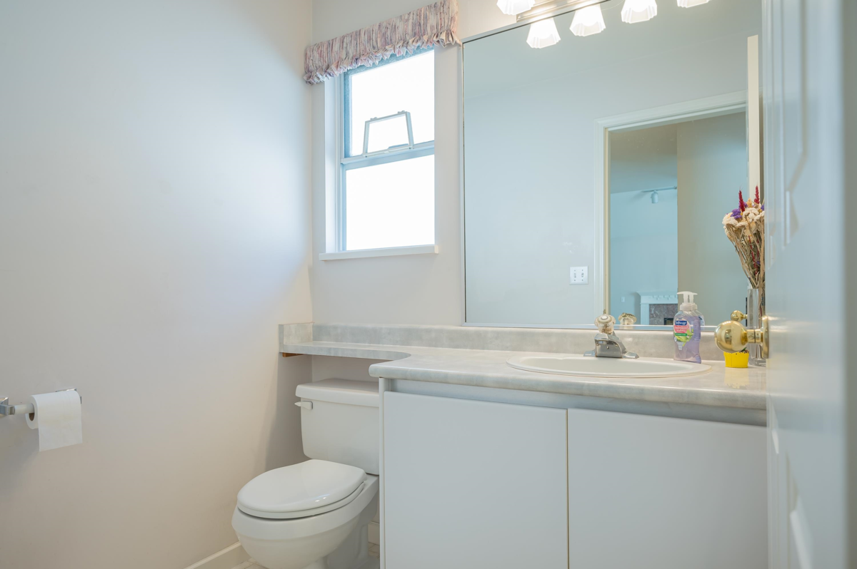 Primary Bathroom Photo of 3320 Abbey Lane, Coquitlam, BC