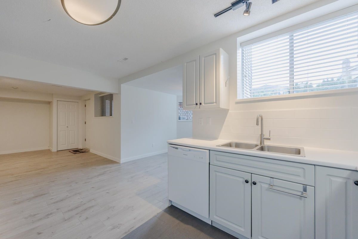 Swimming Pool Photo of 3320 Abbey Lane, Coquitlam, BC