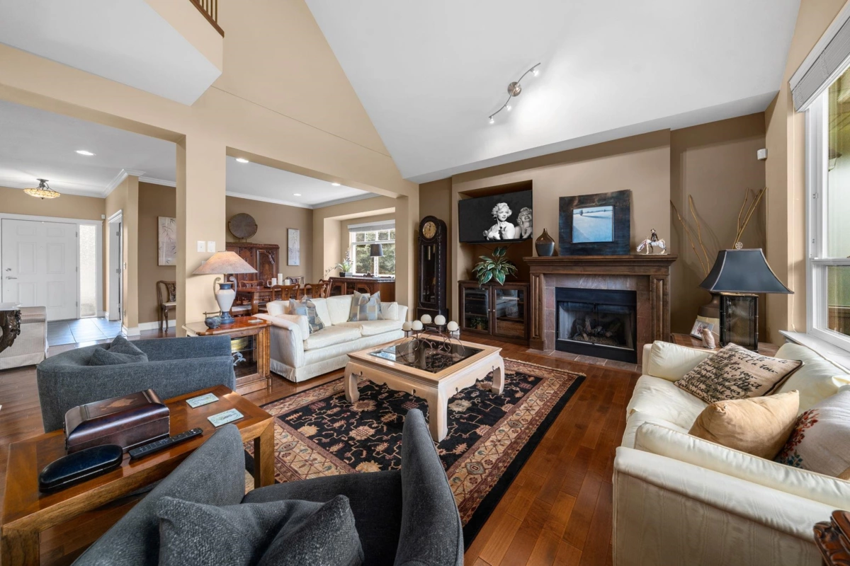 Dining Area Photo of 19 3300 157a Street, Surrey, BC