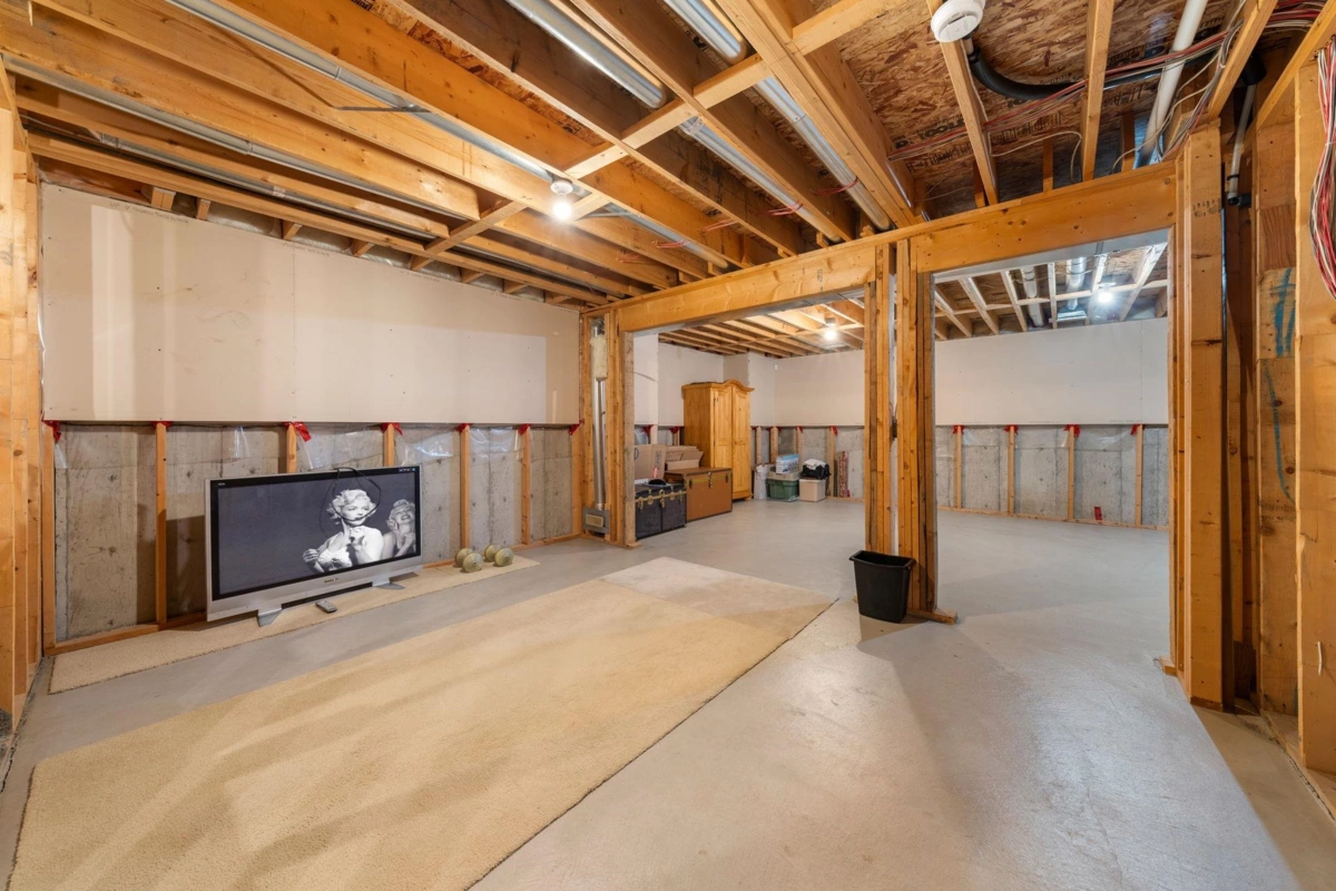 Swimming Pool Photo of 19 3300 157a Street, Surrey, BC