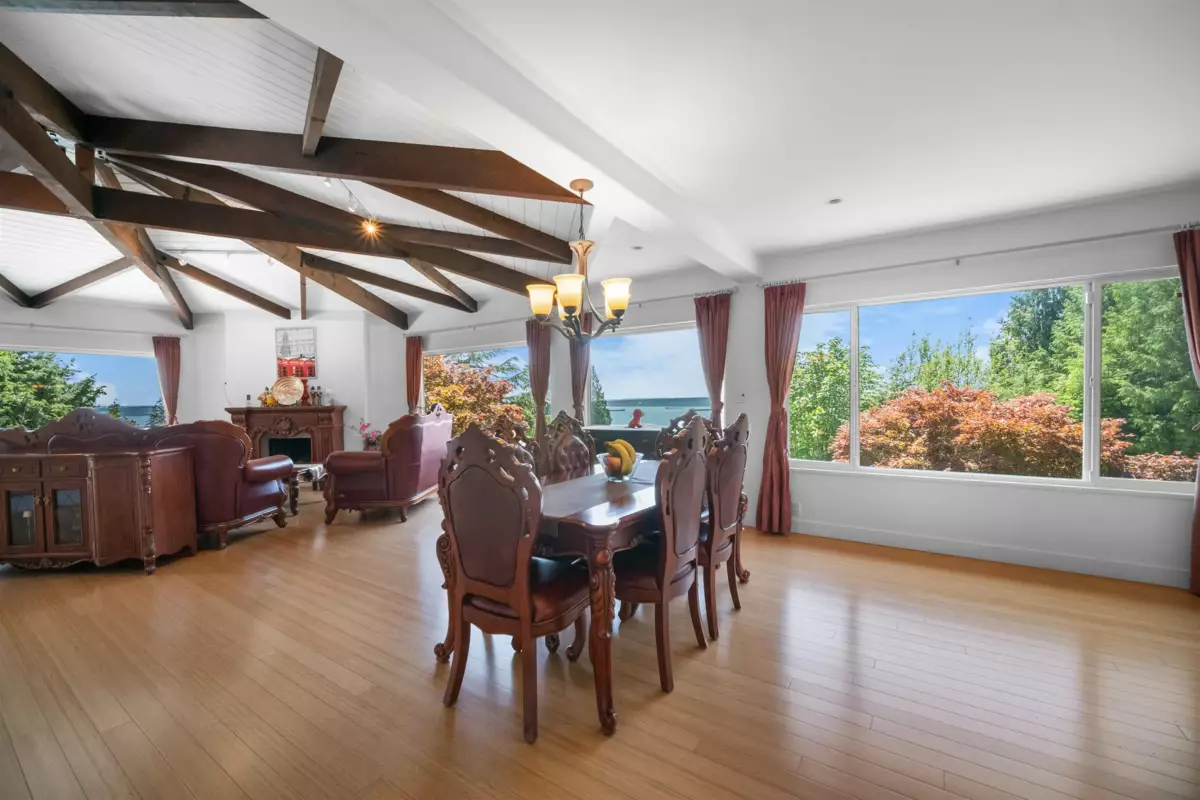 Family Room Photo of 4246 Rockridge Road, West Vancouver, BC