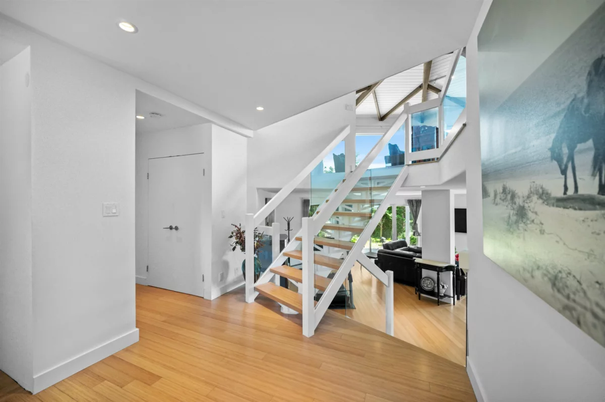 Powder Room Photo of 4246 Rockridge Road, West Vancouver, BC