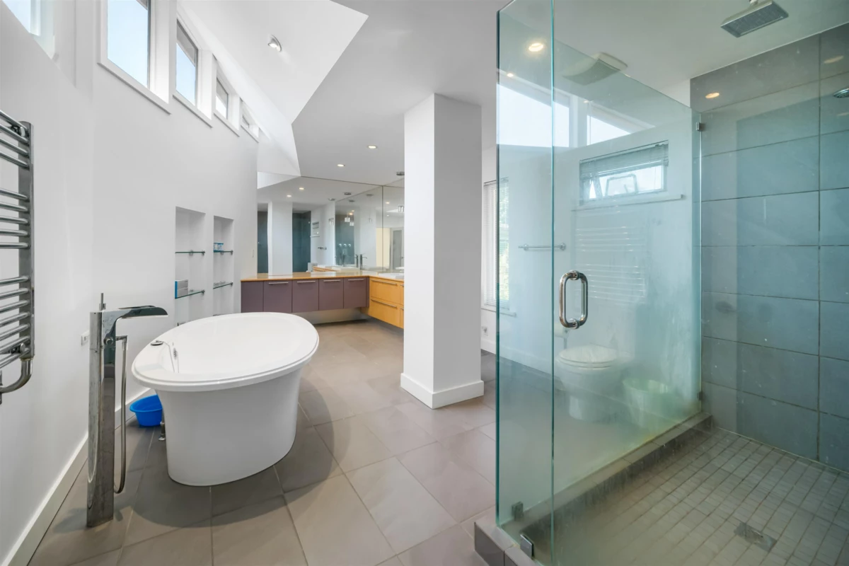 Primary Bathroom Photo of 4246 Rockridge Road, West Vancouver, BC