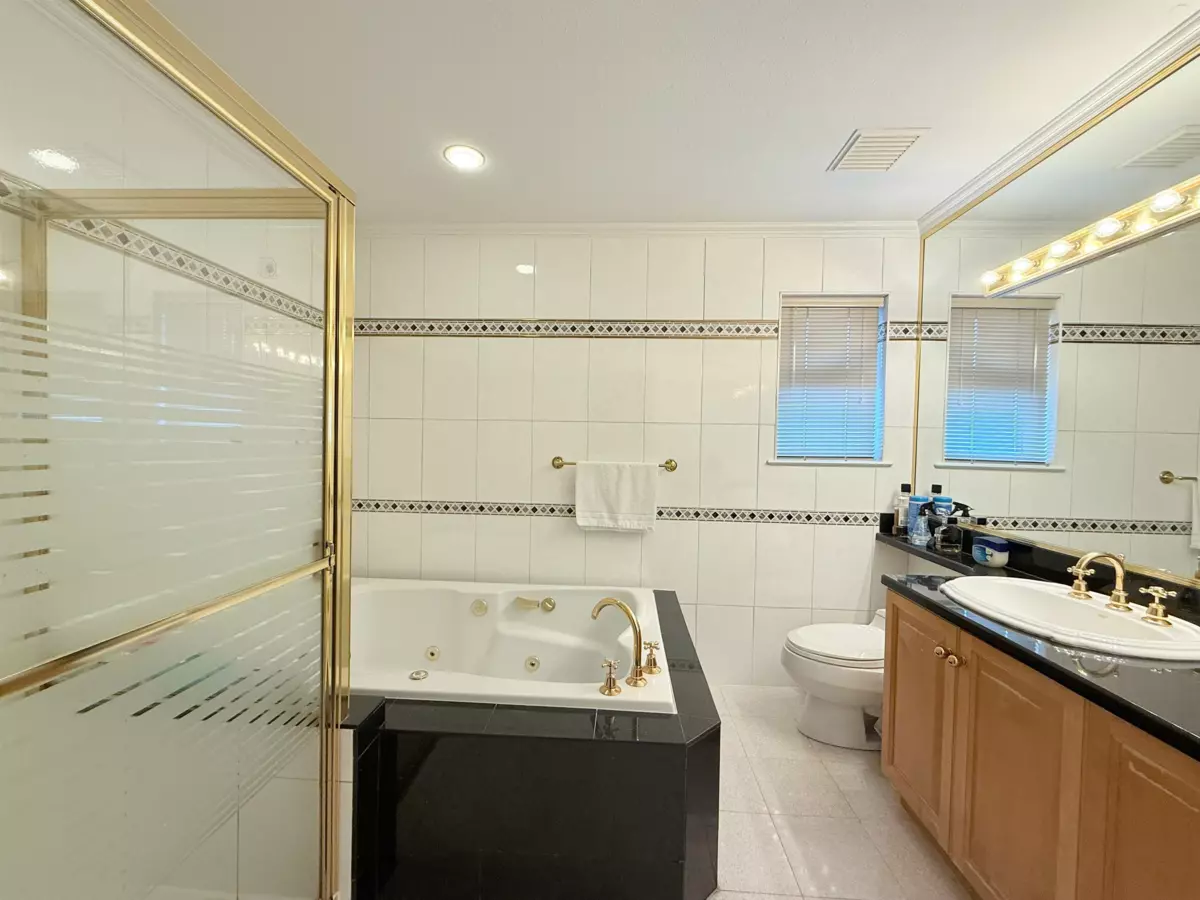 Basement Recreation Room Photo of 733 Macdonald Avenue, Burnaby, BC