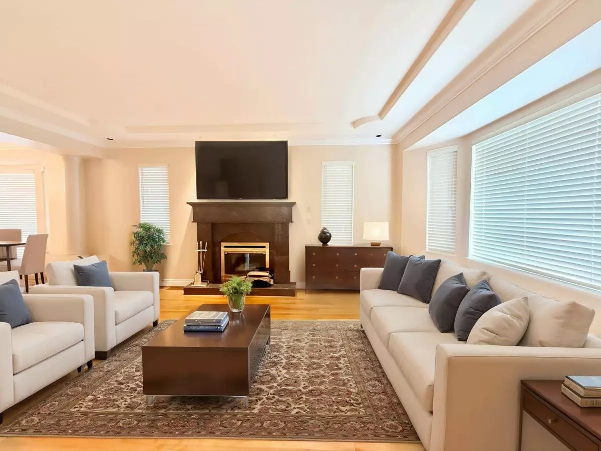 Family Room Photo of 733 Macdonald Avenue, Burnaby, BC