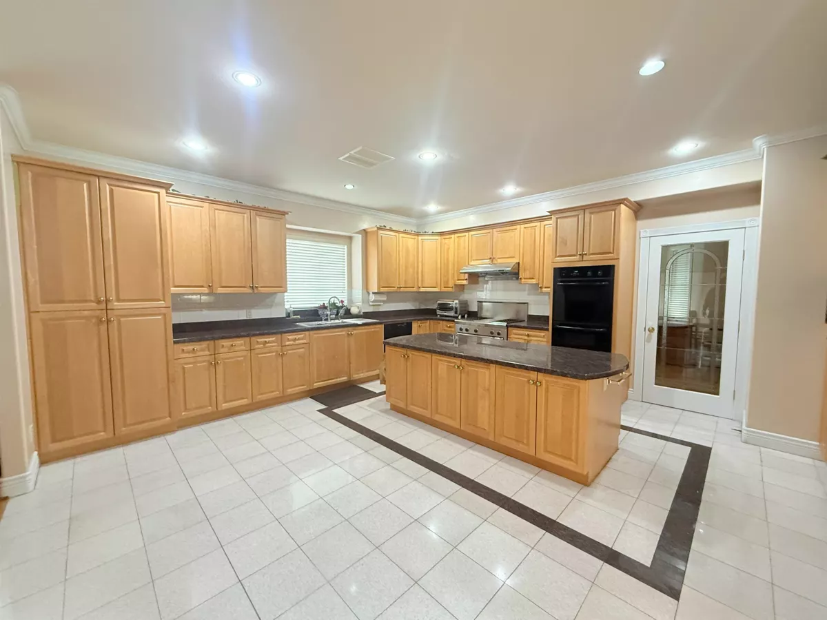 Kitchen Photo of 733 Macdonald Avenue, Burnaby, BC
