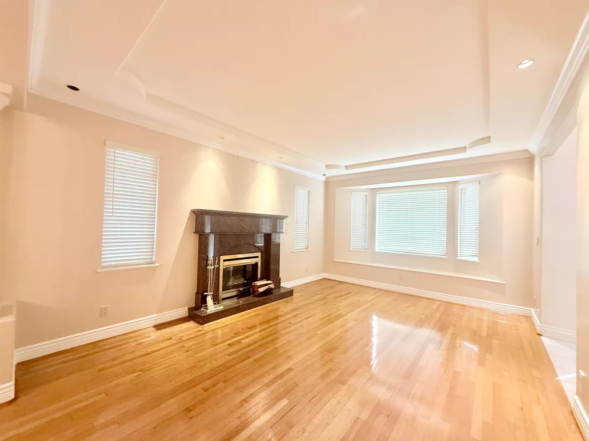 Living Room Photo of 733 Macdonald Avenue, Burnaby, BC