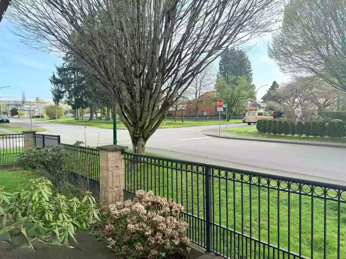 Outdoor Kitchen Photo of 733 Macdonald Avenue, Burnaby, BC