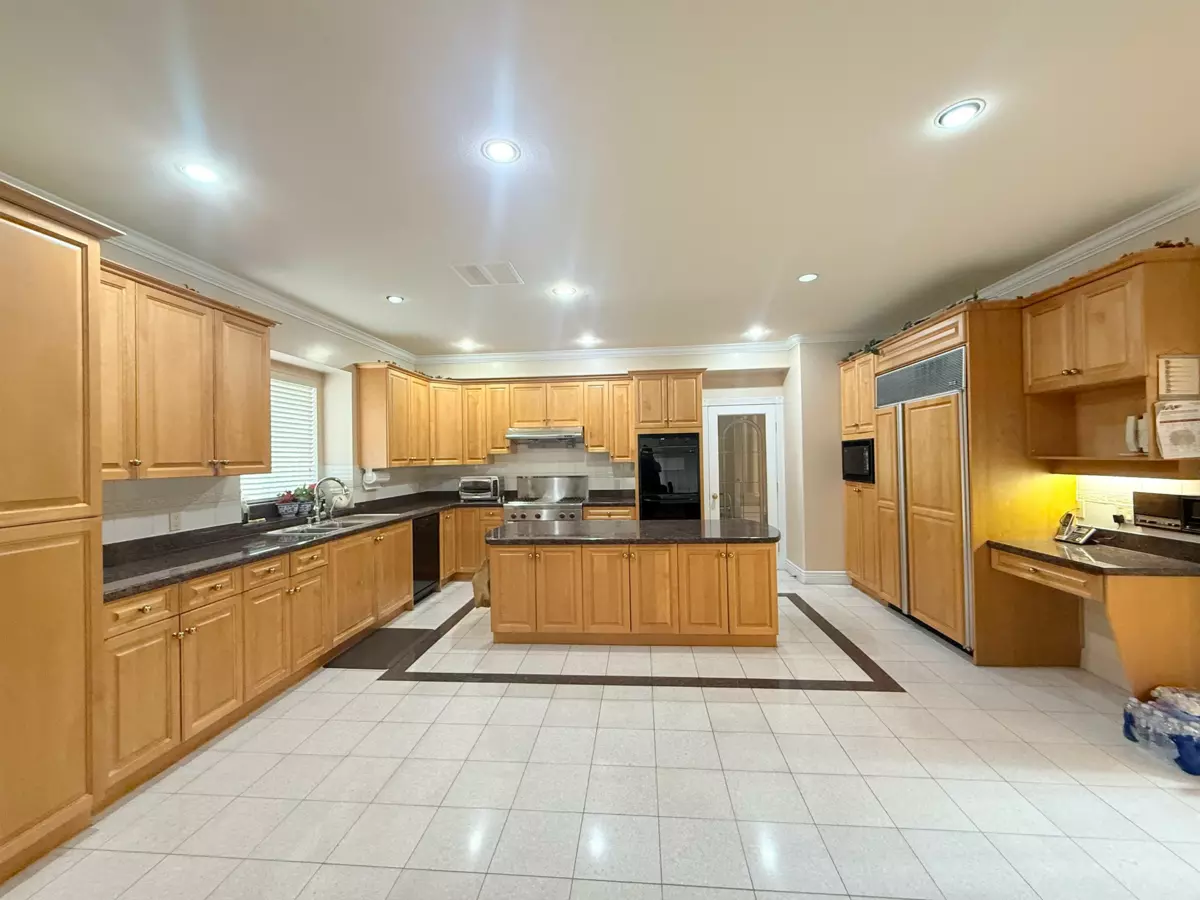 Pantry Photo of 733 Macdonald Avenue, Burnaby, BC