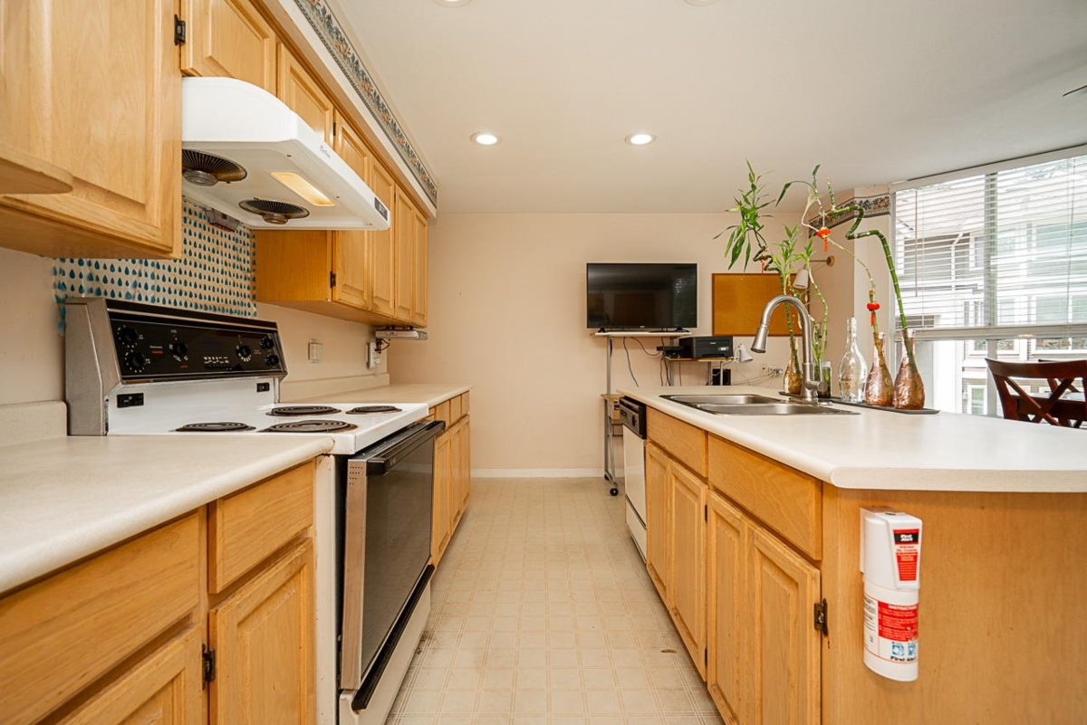 Bedroom 2 Photo of 12 3228 Raleigh Street, Port Coquitlam, BC