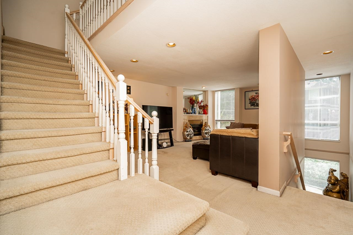 Dining Area Photo of 12 3228 Raleigh Street, Port Coquitlam, BC