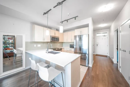 207 5288 Grimmer Street, Burnaby, BC, Burnaby — Apartment/Condo for sale