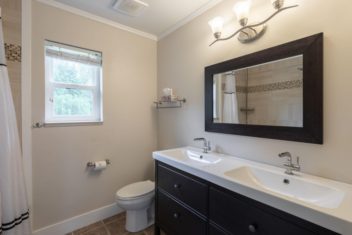 Hallway Photo of 13055 238 Street, Maple Ridge, BC